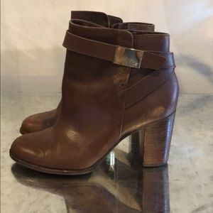Lousie Et Cie brown booties - perfect for fall!